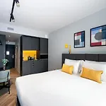 Staycity Paris La Defense 4* Courbevoie