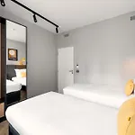 Staycity Paris La Defense 4*