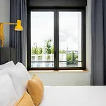 Hotel Staycity Paris La Defense