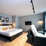 Staycity Paris La Defense Hotel Courbevoie