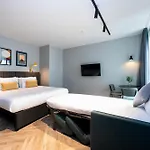 Staycity Paris La Defense 4*