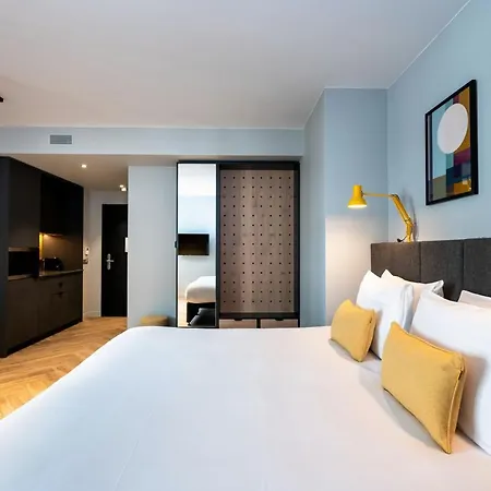 Staycity Paris La Defense Aparthotel