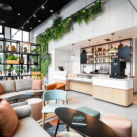Staycity Paris La Defense Hotel Courbevoie