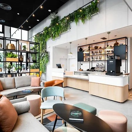 Staycity Paris La Defense Aparthotel Courbevoie