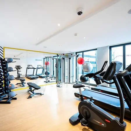 Staycity Paris La Defense Aparthotel Courbevoie