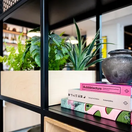 Staycity Paris La Defense 酒店