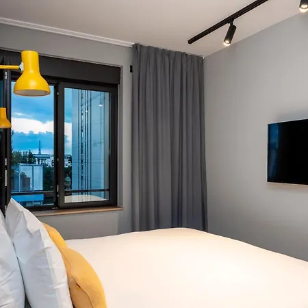 Staycity Paris La Defense 4* Courbevoie