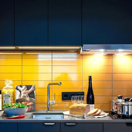 Staycity Paris La Defense 4*