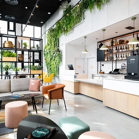Staycity Paris La Defense Aparthotel Courbevoie