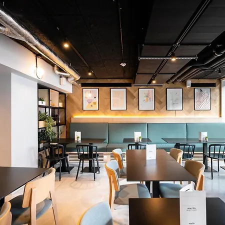 Staycity Paris La Defense 4* Courbevoie