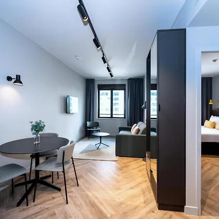 Staycity Paris La Defense 4* Courbevoie