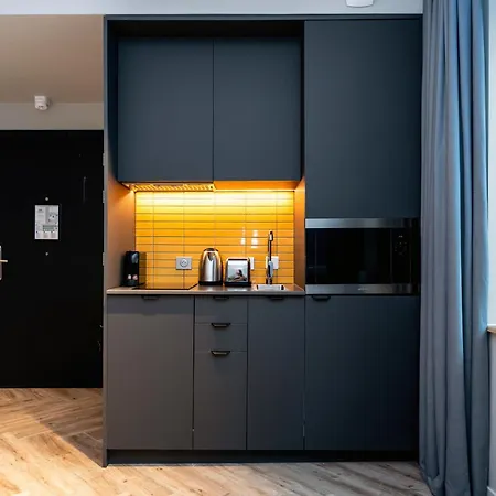 Staycity Paris La Defense 4*