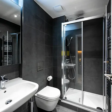 Staycity Paris La Defense Aparthotel 4*