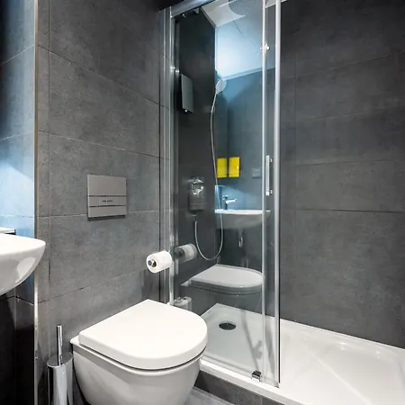 Staycity Paris La Defense Hotel