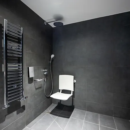 Staycity Paris La Defense Hotel 4*