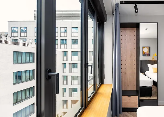 Staycity Paris La Defense 酒店