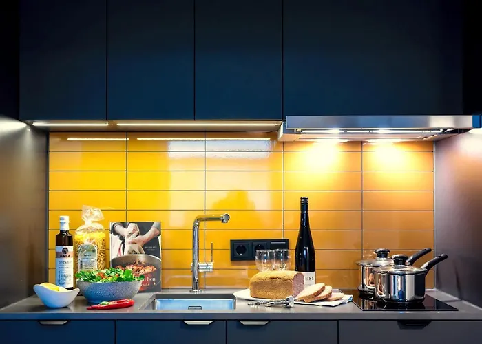 Staycity Paris La Defense 4*