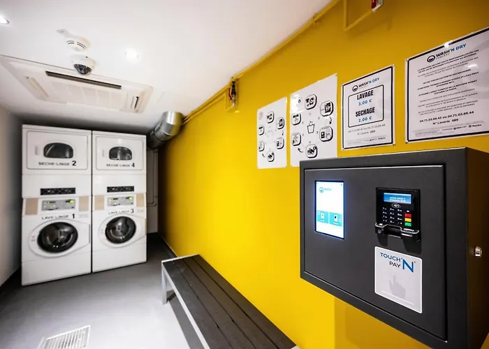 Staycity Paris La Defense 酒店 4*